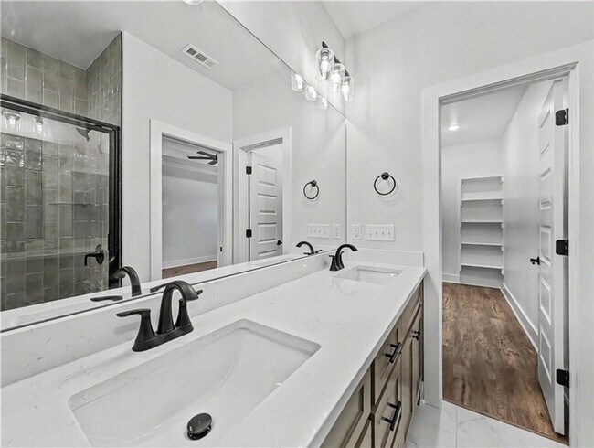 Building Photo - 24 Cromarty Dr