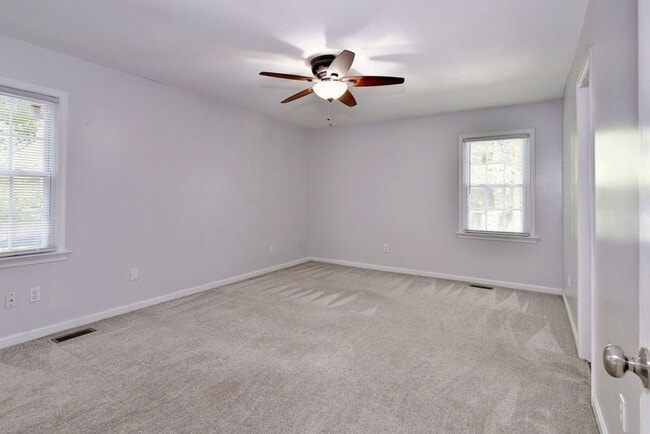 Building Photo - Cute Two Story With Nice Upgrades