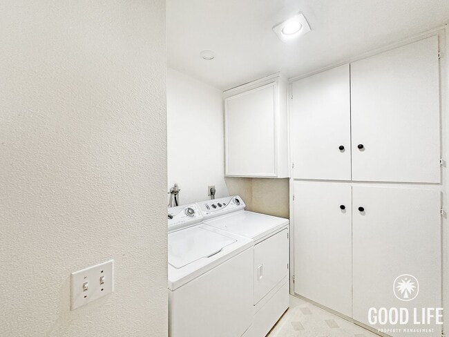 Building Photo - 2B/2BA in the Westwood Community of Rancho Bernardo featuring Air Conditioning and 2-car detached...