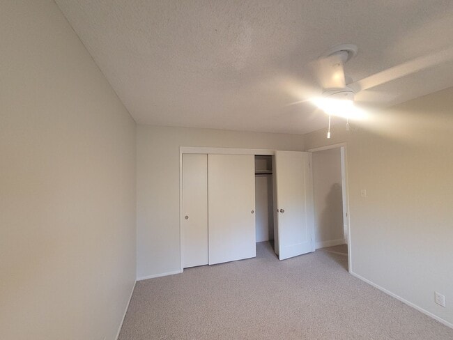 Building Photo - 1270-1272 Meredith Way