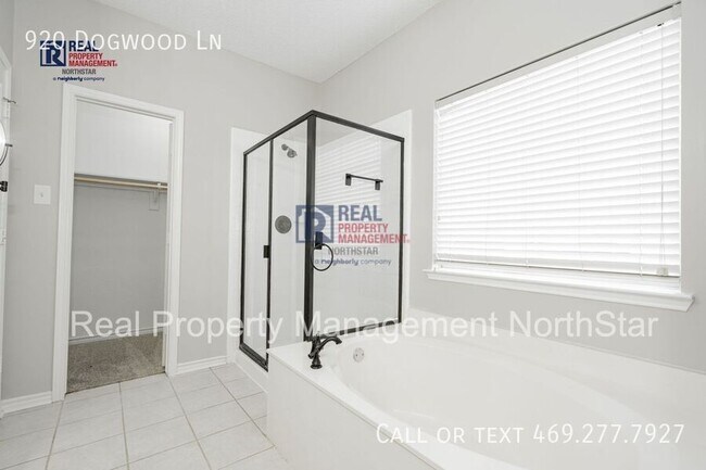 Building Photo - 920 Dogwood Ln