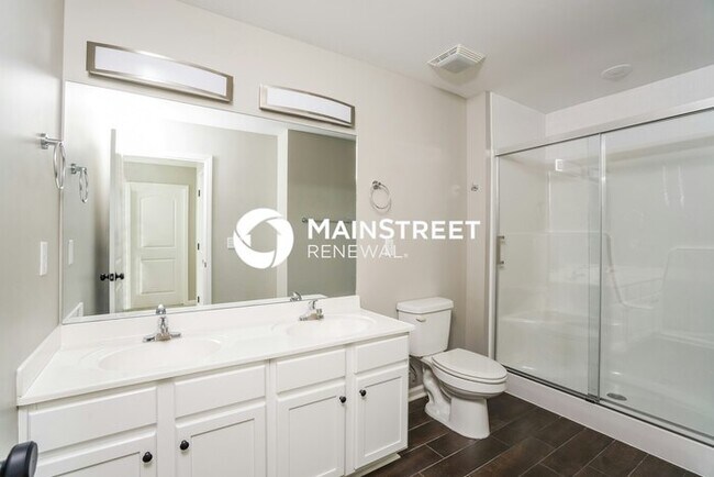 Building Photo - 3 Bedroom Pet-Friendly Home in Jeffersonville, IN with Main Street Renewal