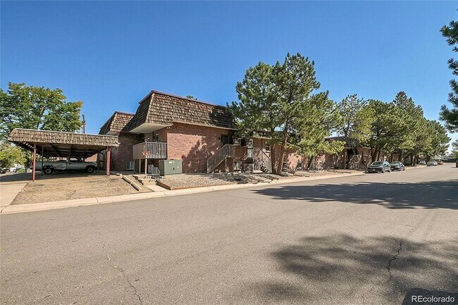 Building Photo - 5401 E Warren Ave