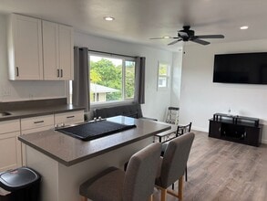 Building Photo - OAHU9402