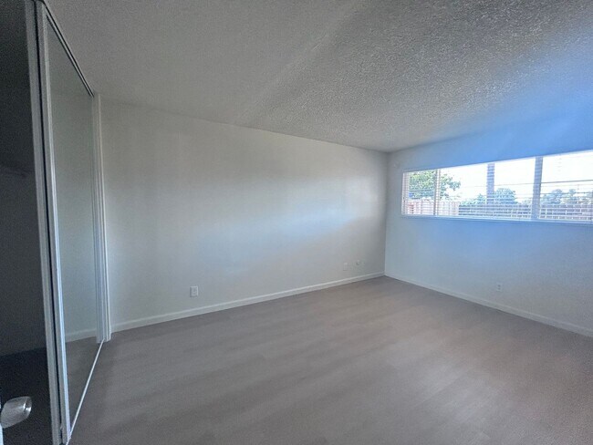 Building Photo - 9673-9675 Lake Natoma Drive