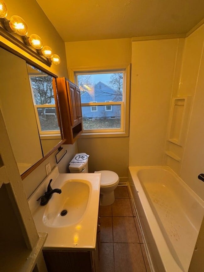 Building Photo - 2913 Chestnut St