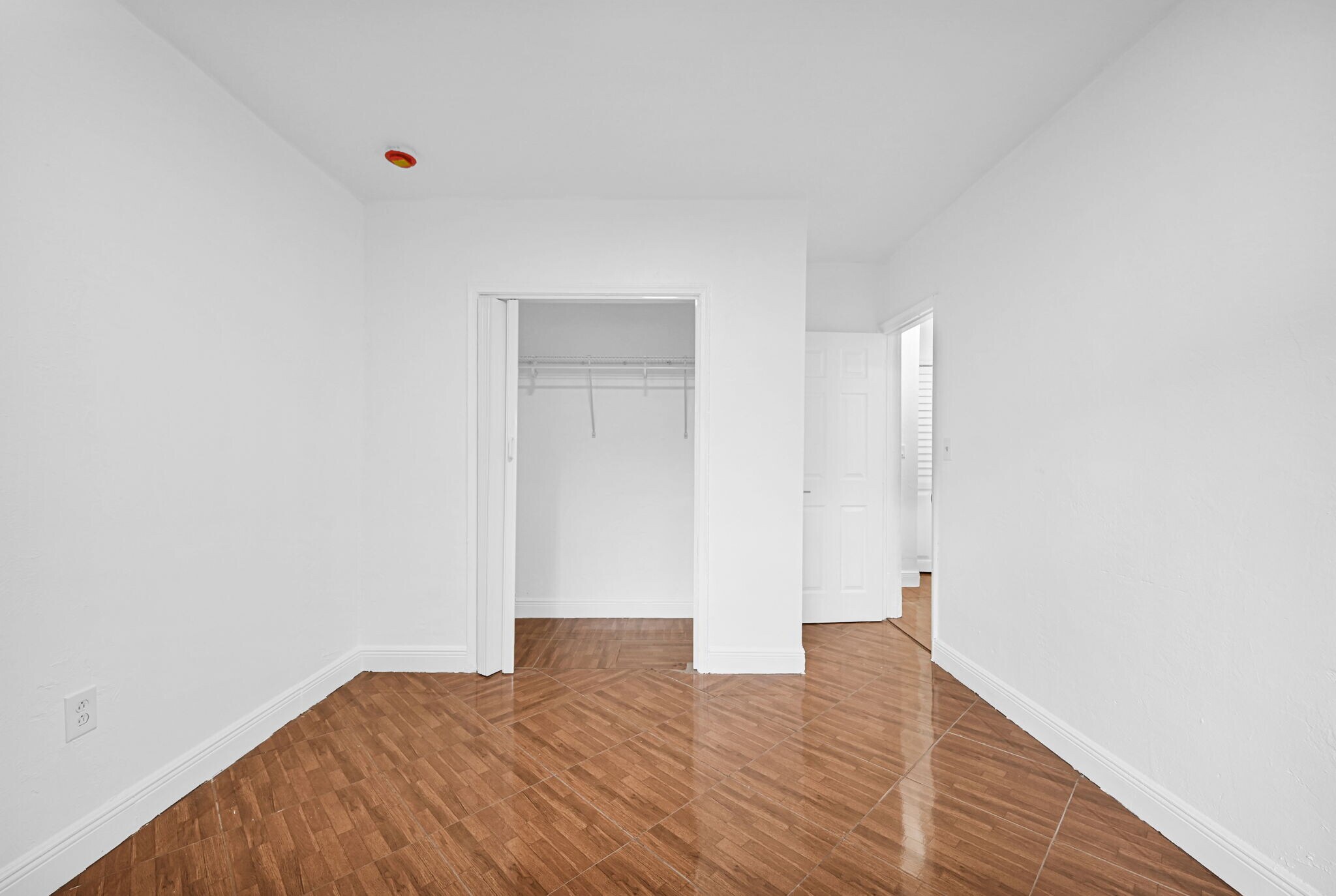 Building Photo - 6430 NE 1st Ct