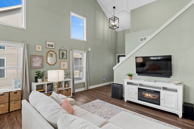 Building Photo - 534 Sudbury Cir