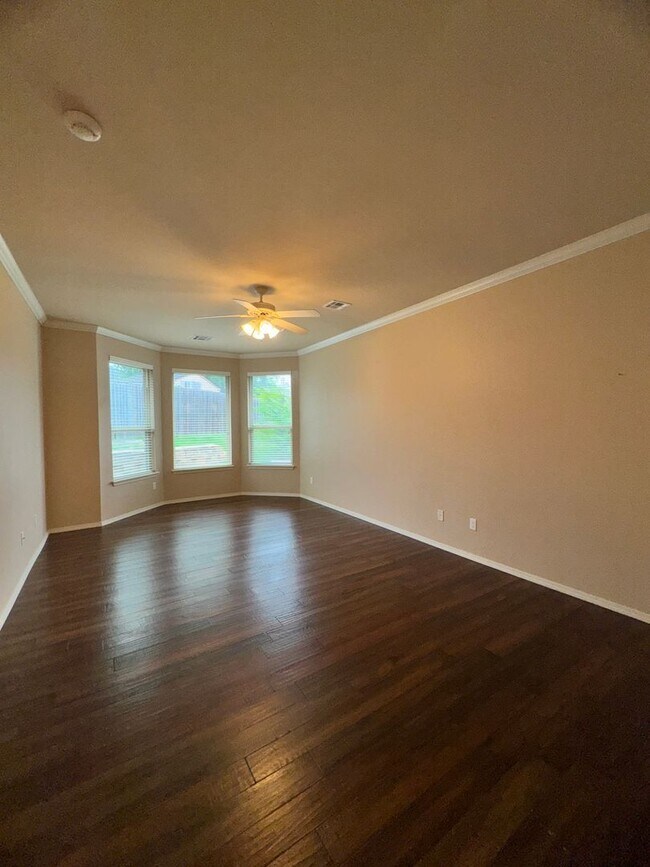 Building Photo - 3 Bed 2 Bath in Edmond!