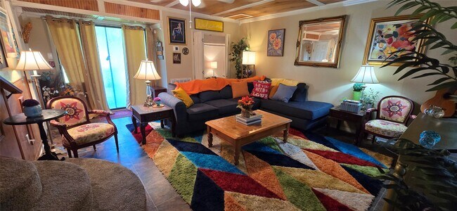 Building Photo - 17018 Water Oak Dr