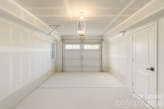 Building Photo - 8025 District Dr