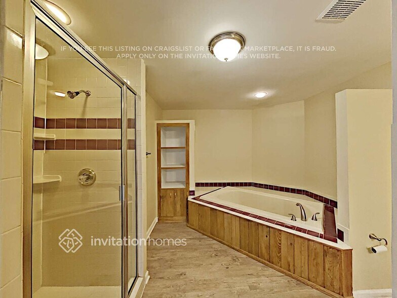 Building Photo - 4059 Oak Ferry Dr NE
