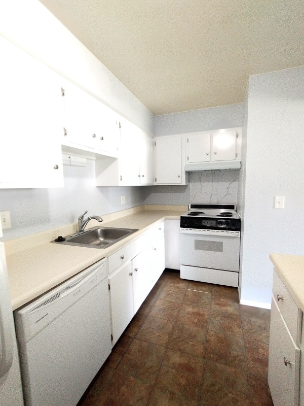 Building Photo - 25336 Shiawassee Cir