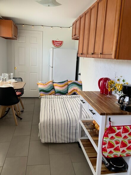2x1 living room with twin size sleeping futon if requested - 2440 Manasota Beach Rd