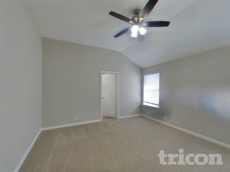 Building Photo - 4842 Dahlia Terrace