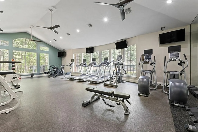 Building Photo - Your Modern Retreat Awaits