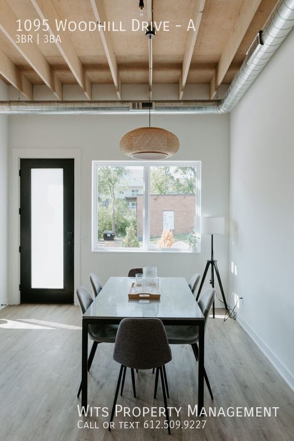 Building Photo - 1095 Woodhill Dr