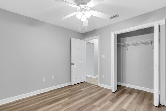 Building Photo - Bluewater Bay Area 4 Bedroom Pool Home!