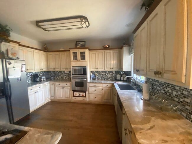 Building Photo - Embrace your future today and take the first step towards your dream living space!