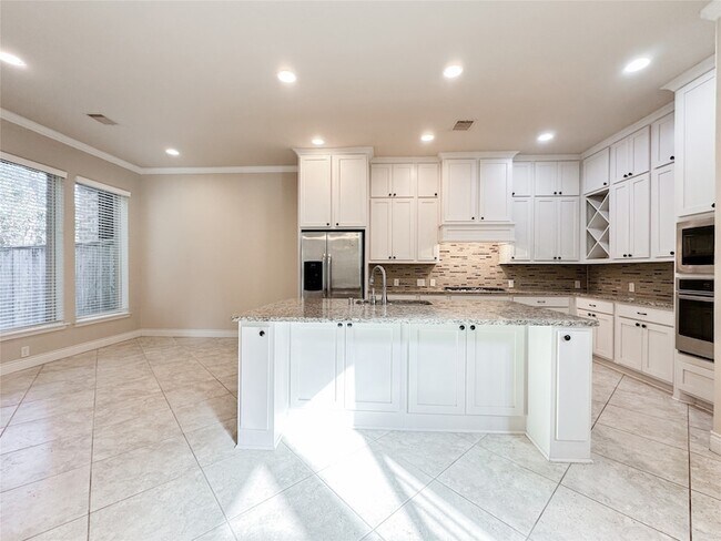 Building Photo - 23 Jonquil Pl