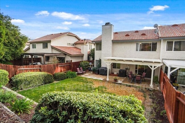 Building Photo - 15845 Rosehaven Ln