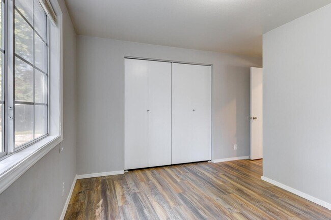 Building Photo - Desirable South East Boise Home for Rent -...