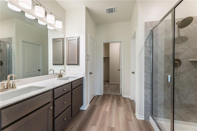 Building Photo - 125 Drifter Ln