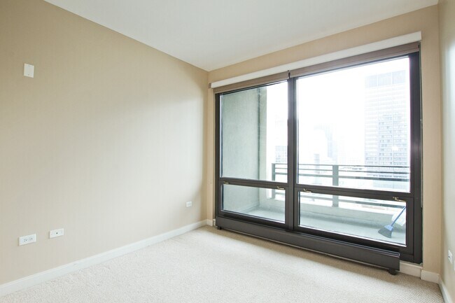 Building Photo - 130 N Garland Ct