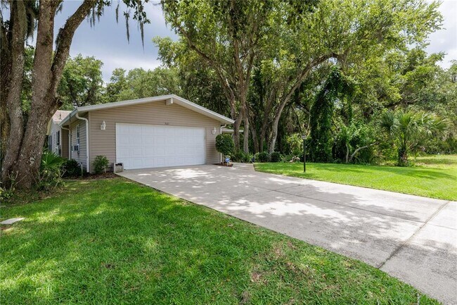 Building Photo - 301 Water Landing Dr