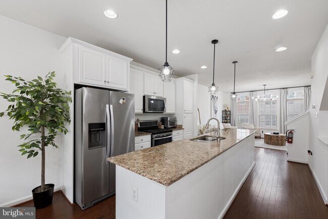 Building Photo - 7207 Barrberry Ln