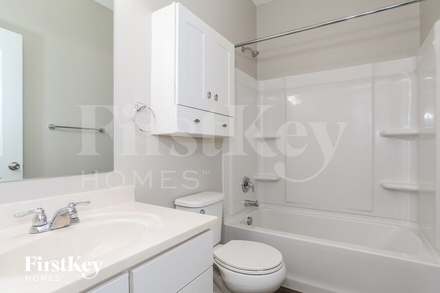 Building Photo - 3962 Snowcreek Dr