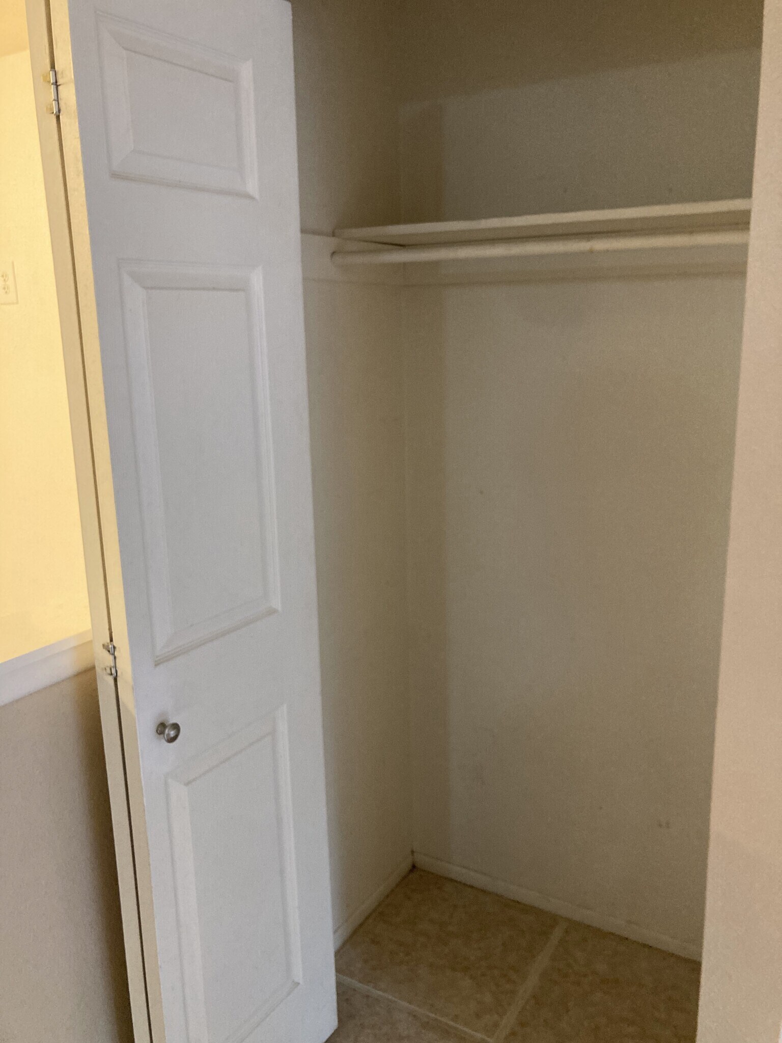 Building Photo - 4715 Scenic Cir