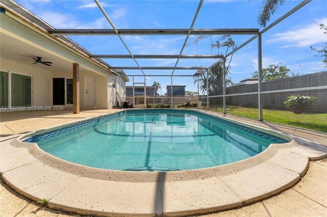 Building Photo - 6924 NW 8th Ct