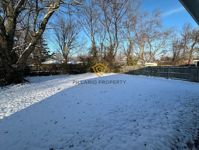 Building Photo - Spacious & Updated 4BR/2BA Home Near Holliday Park — Move-In Ready!