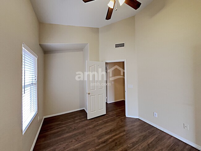 Building Photo - 12751 W Palm Ln