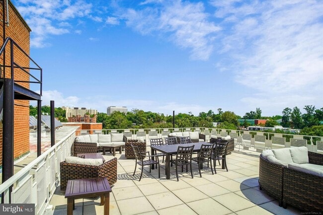 Building Photo - 4000 Tunlaw Rd NW