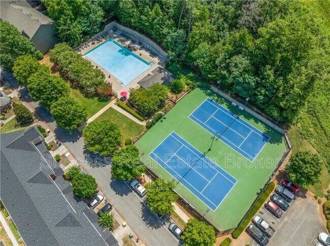 Building Photo - 1231 Ridenour Ln