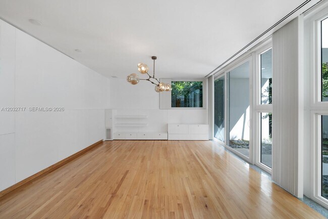 Building Photo - 6070 SW 128th St