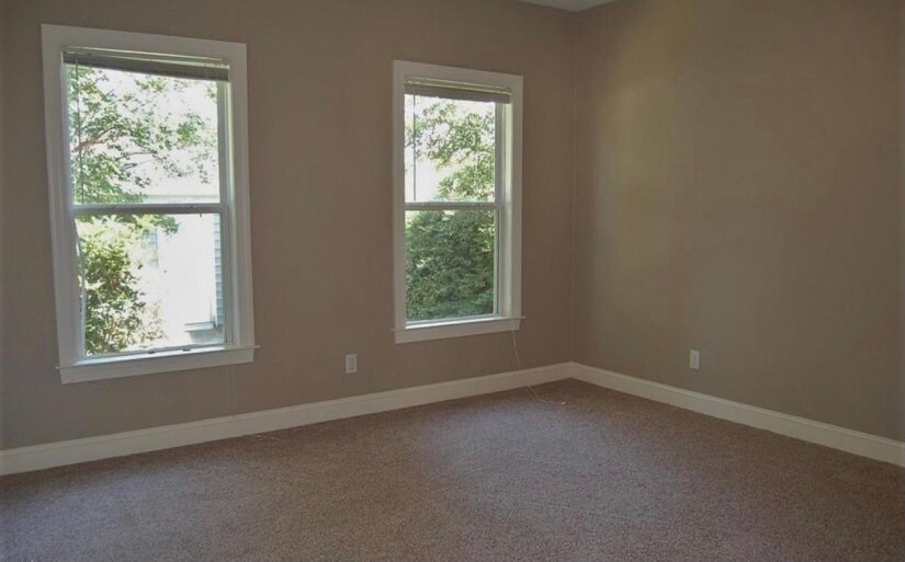 Building Photo - 8 Lagaree Ct