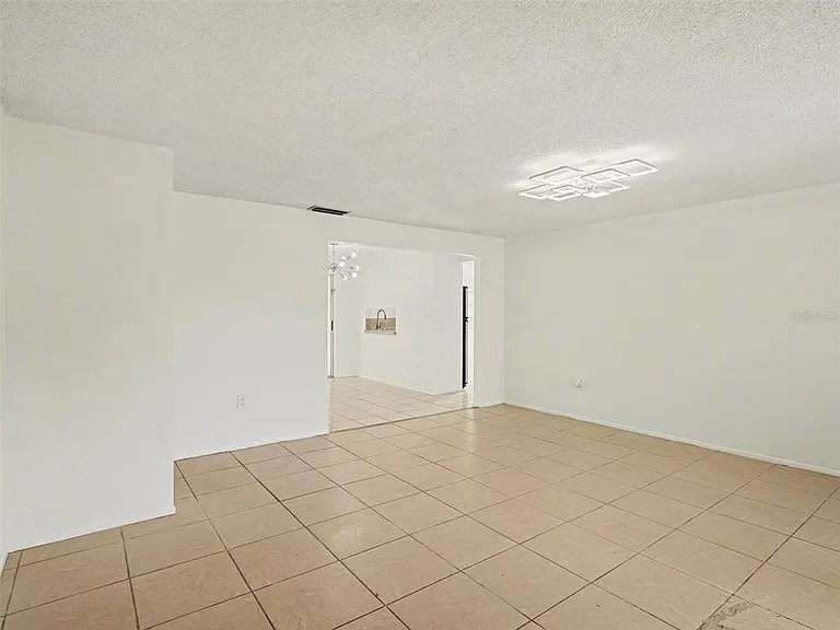 Building Photo - 4037 Maverick Ave