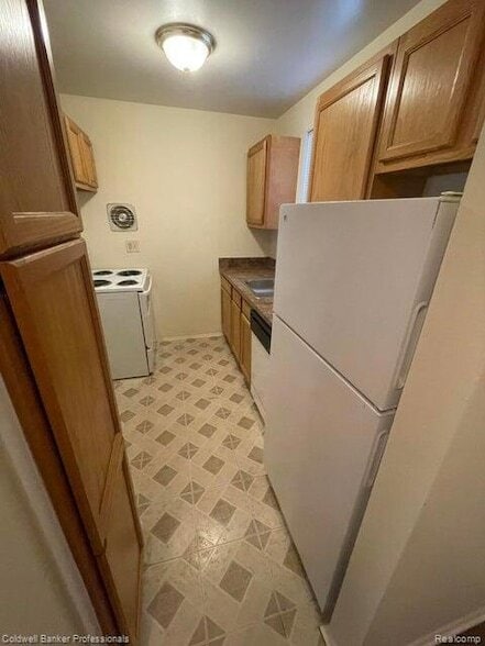 Building Photo - 4200 Rochester Rd