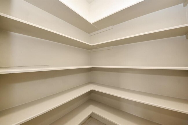 Building Photo - 11411 Briar Forest Dr