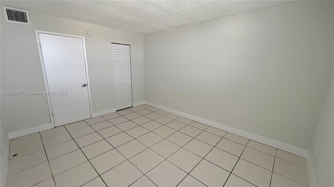 Building Photo - 801 NW 47th Ave