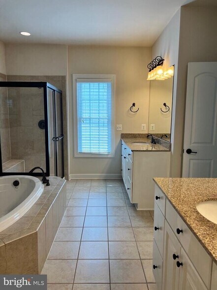 Building Photo - 44377 Stone Roses Cir