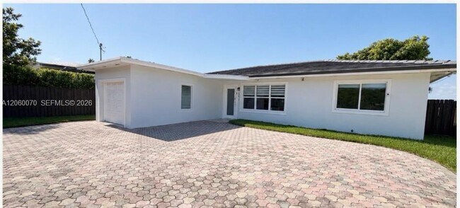 Building Photo - 455 S Shore Dr