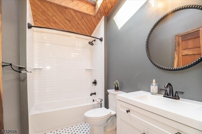 Building Photo - 9 Log Cabin Terrace