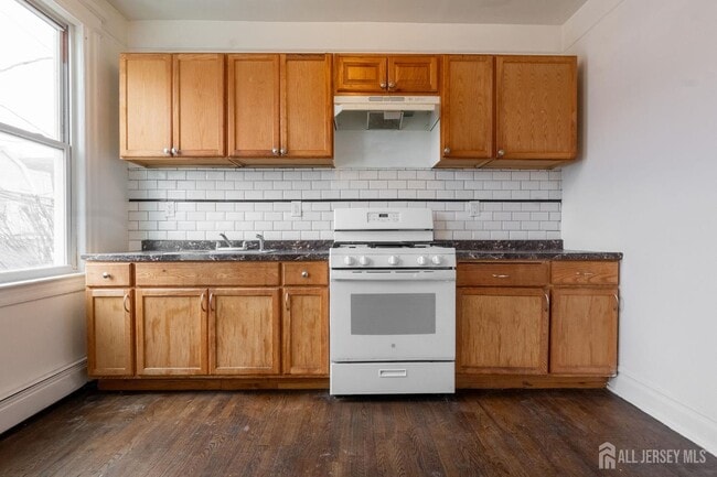 Building Photo - 410 Chadwick Ave