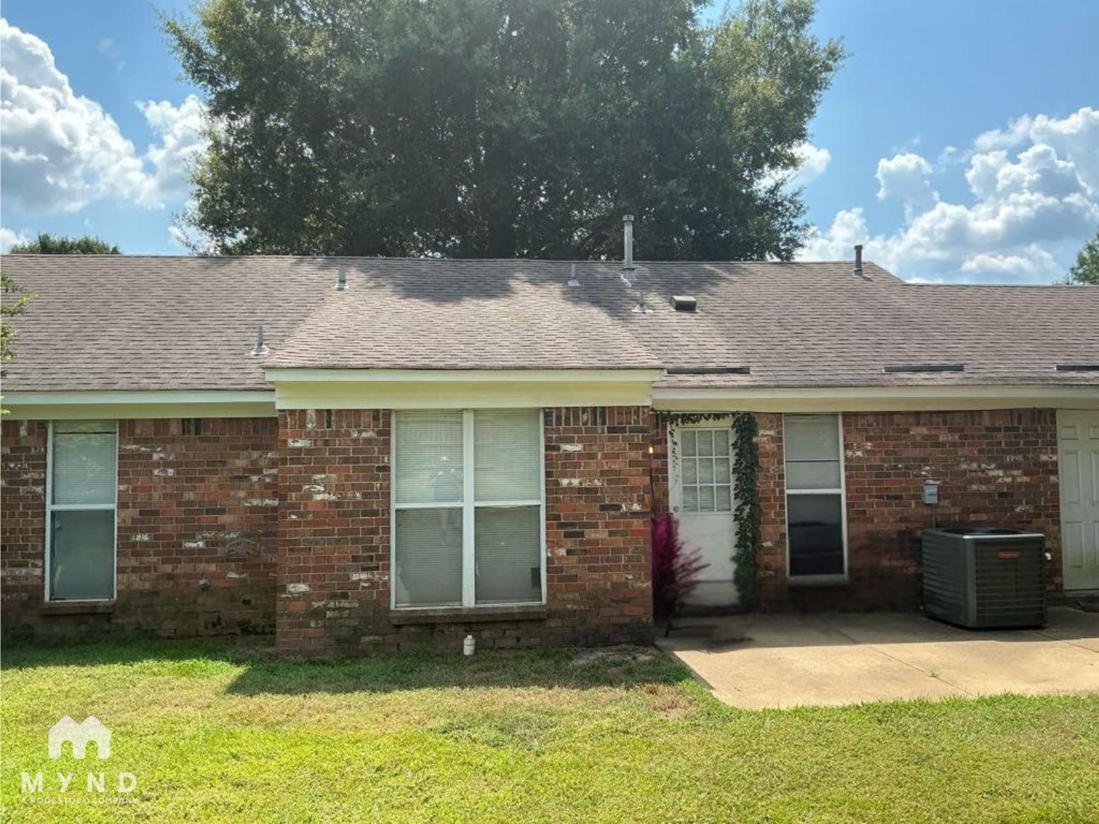 Building Photo - 7825 Sarah Ann Dr S