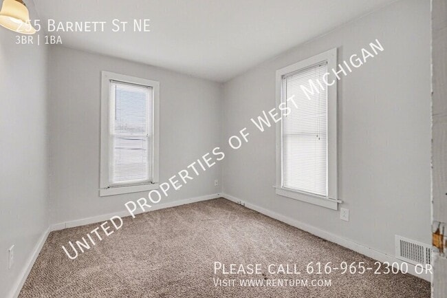 Building Photo - 255 Barnett St NE