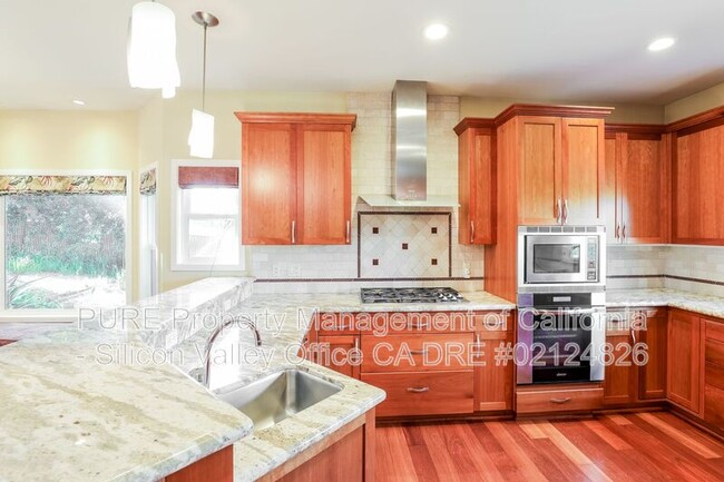 Building Photo - 190 Red Fox Ridge
